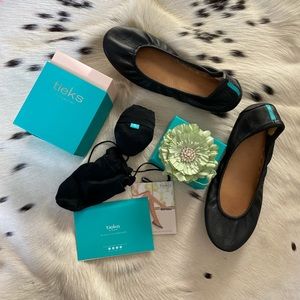 Tieks matte black flats with all original packaging and extras